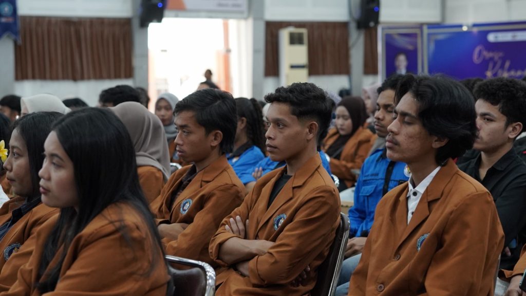 Mahasiswa yang Mengikuti Kegiatan Orasi Kebangsaan di Aula Sarwakirti Unikama.