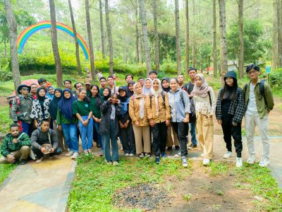 Berita Kegiatan Kelas Lapangan Pend Geografi Unikama di Bedengan 1