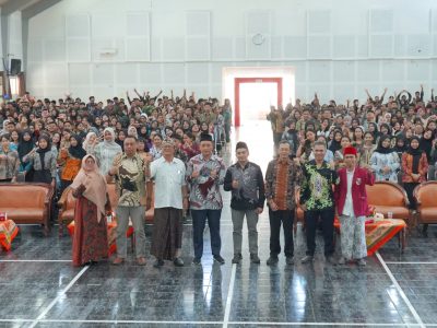 Berita Studium Generale PKKMB 2025 1a